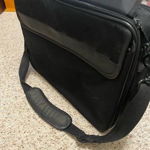 Dell laptop bag.